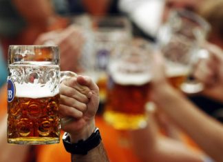 El café y la cerveza: dos bebidas controversiales