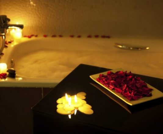 Intimidad en la ducha: las mejores recomendaciones para darse un baño de erotismo Intimidad en la ducha