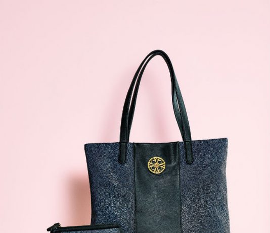 Mira los nuevos accesorios premium de la marca Signature Collection por Avon